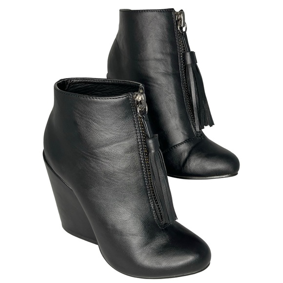 YRU Craft Tassel Booties - Picture 1 of 9